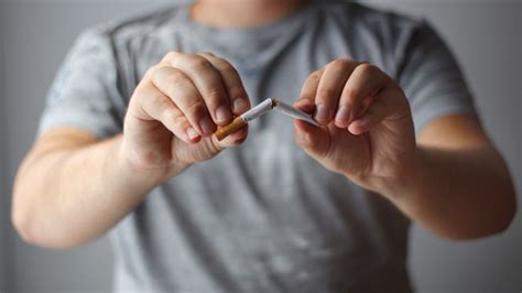 Elektronik sigara kullanımına bağlı akciğer hastalığı tanımlandı: EVALI nedir, belirtileri neler?
